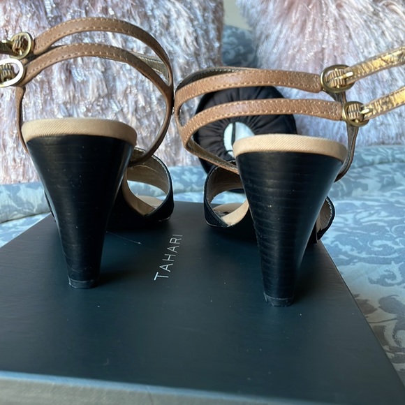 Tahari black Geneva sandals size 7. - Picture 4 of 11